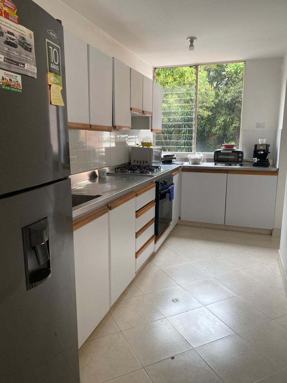 Apartamento en venta Loma de los Bernal, amplios espacios! — foto 3 de 10