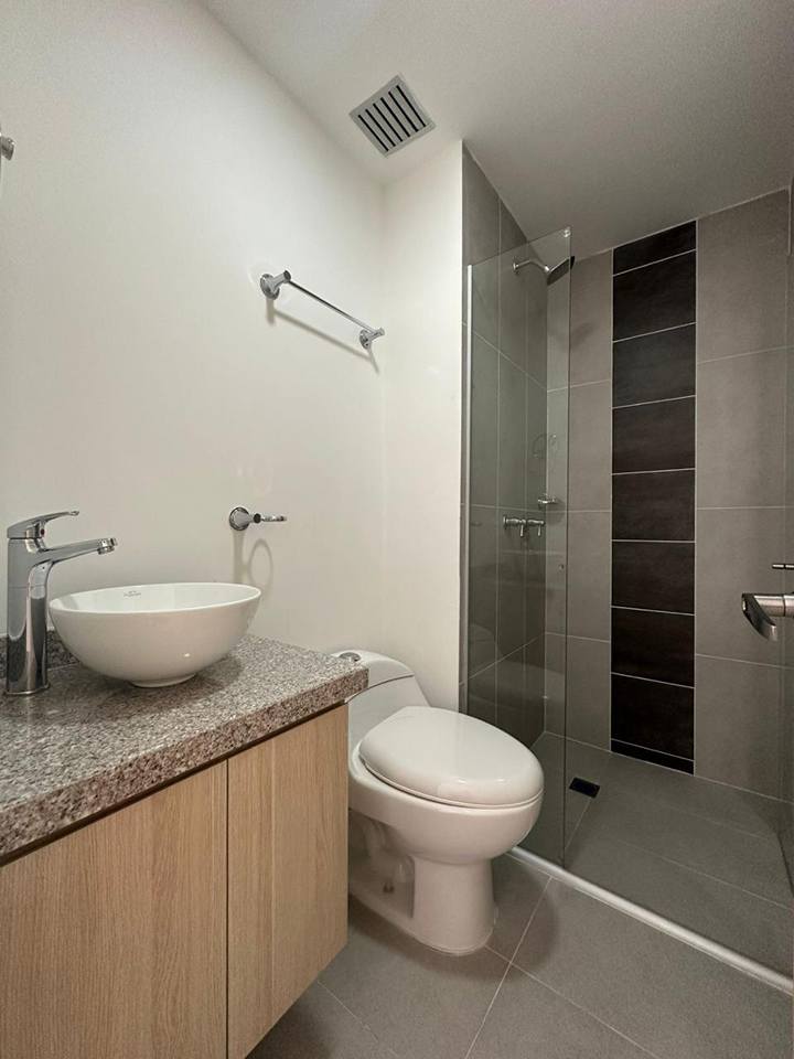 Apartamento en venta en Bello, Remodelado, Excelente Ubicación. — foto 3 de 8