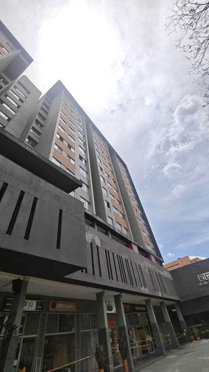 Apartamento en Venta en Los Colores, Medellín - 2 Alcobas — foto 3 de 36