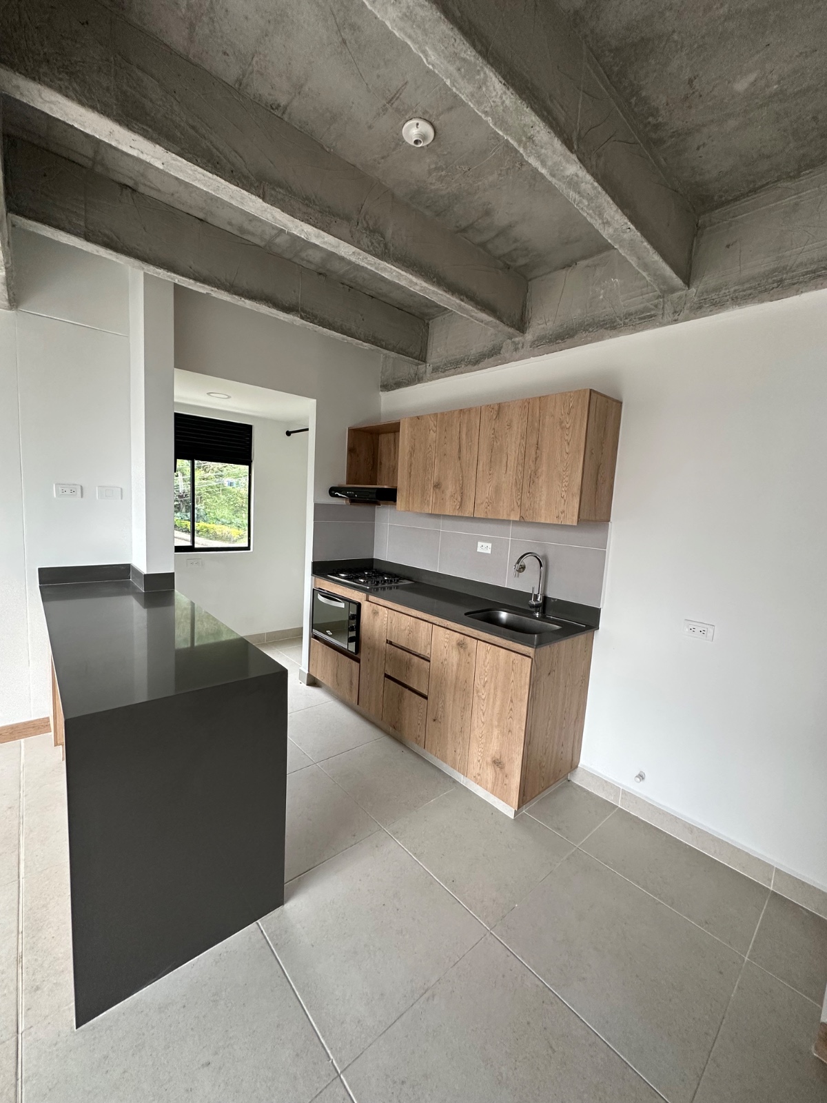 Apartamento en venta Loma del Indio (parte alta) Moderno. — foto 2 de 20