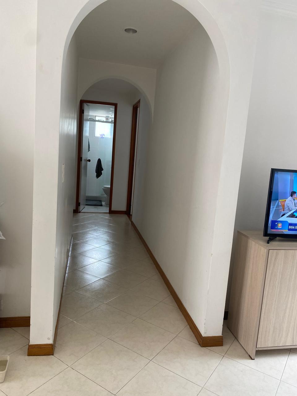 Apartamento en venta Loma de los Bernal, amplios espacios! — foto 5 de 10