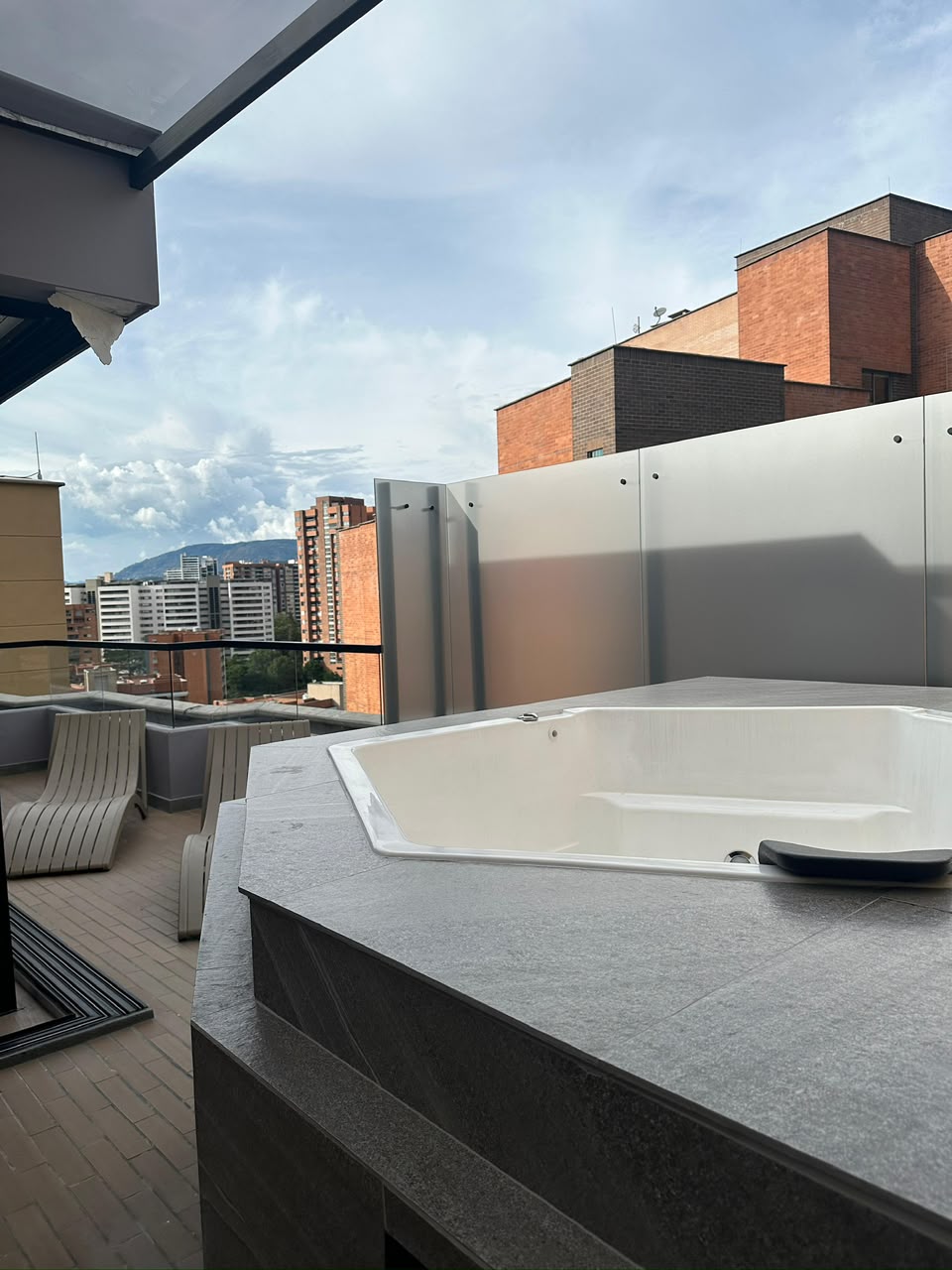 Arriendo Penthouse Amoblado Loma del Esmeraldal Envigado — foto 4 de 19