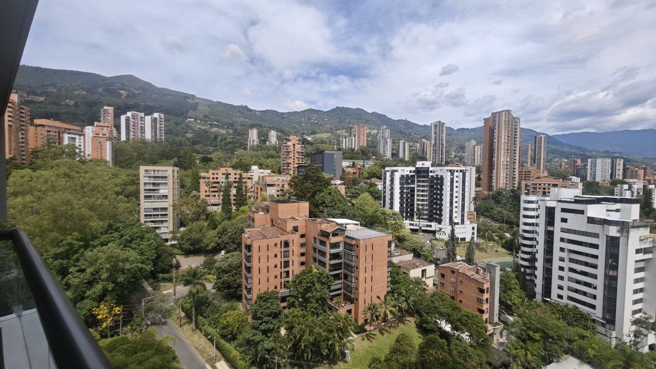 Apartamento en venta — Apartamento en Venta en El Poblado, Medellín - Para Estrenar