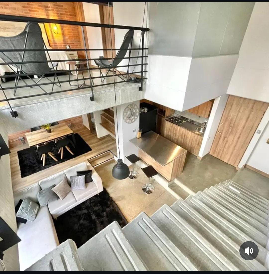 Apartamento en arriendo — ARRIENDO AMOBLADO APARTAMENTO DUPLEX -  EL POBLADO LA LINDE