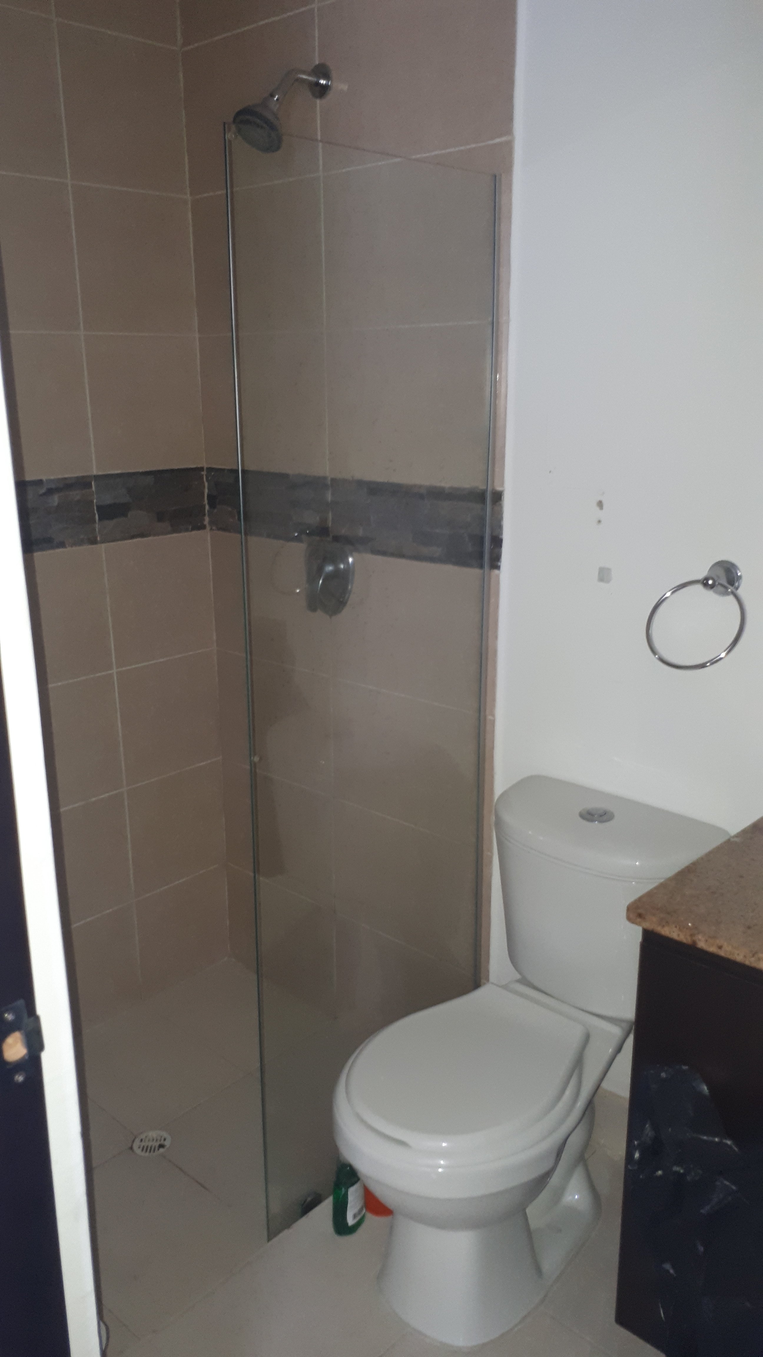 En Alquiler/Venta Amplio Local en la Urbina
