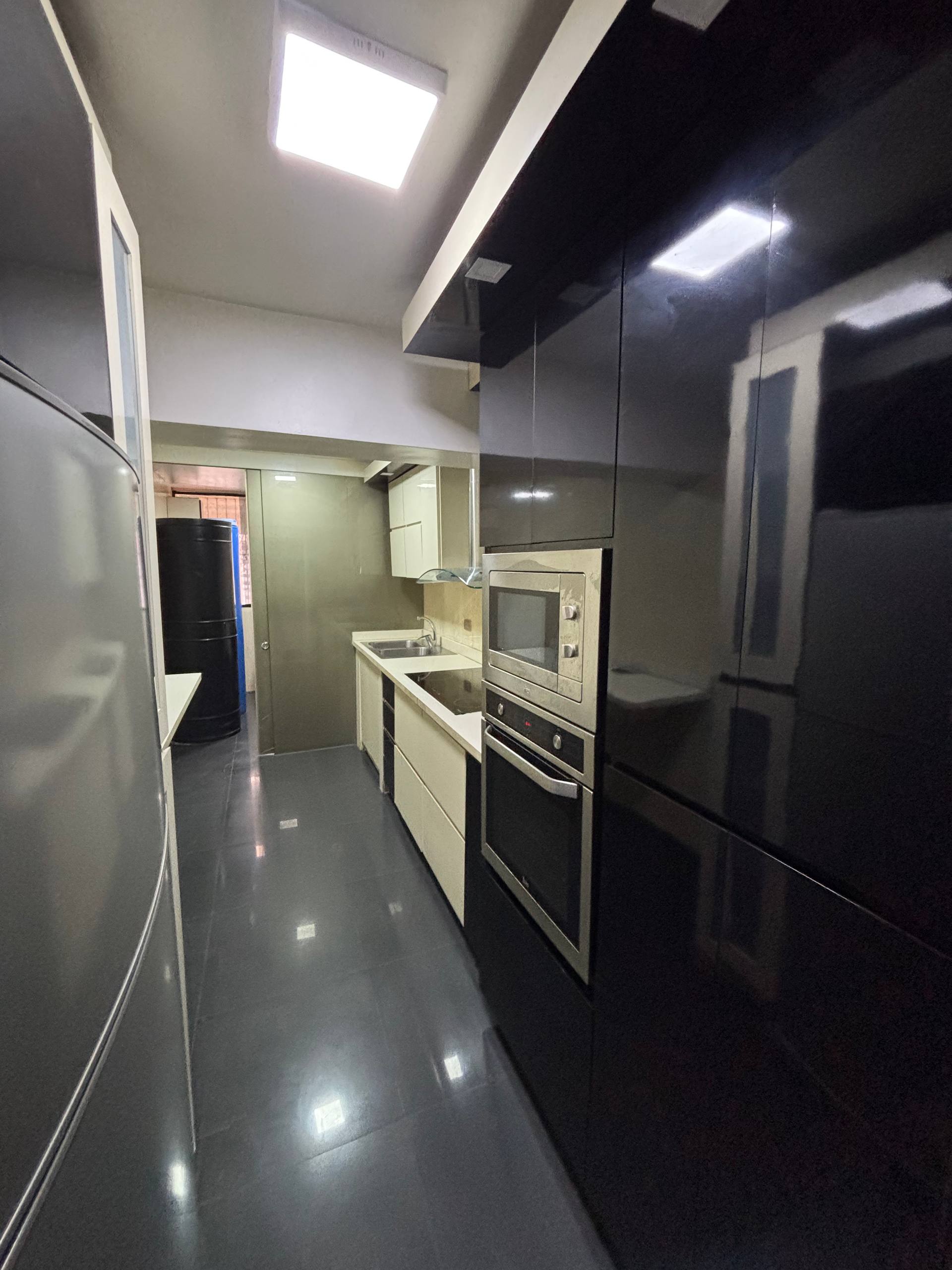 Apartamento En Venta En El Paraíso Res. Los Verdes