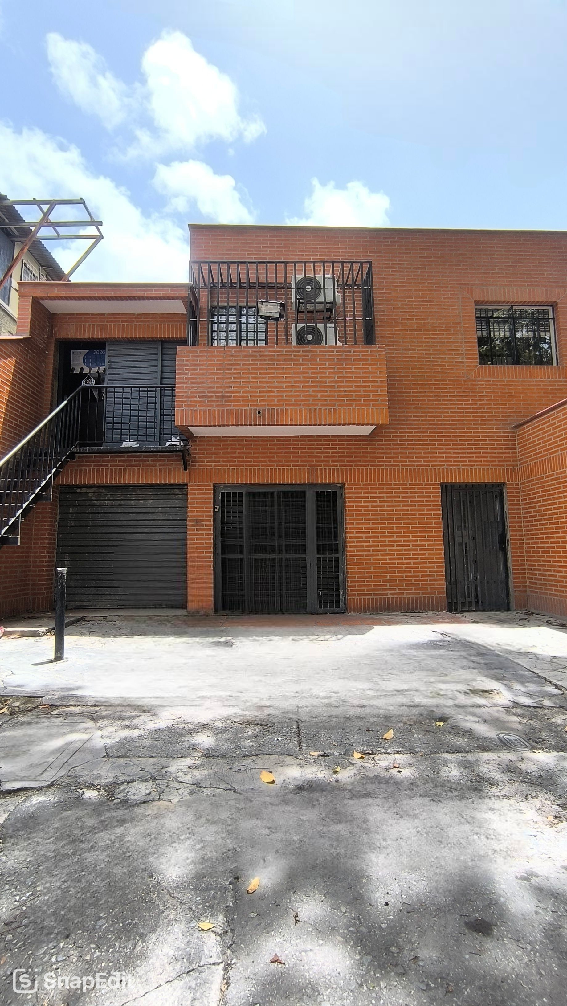 ALQUILER LOCAL LOS CHAGUARAMOS A PIE DE CALLE 50 MTS