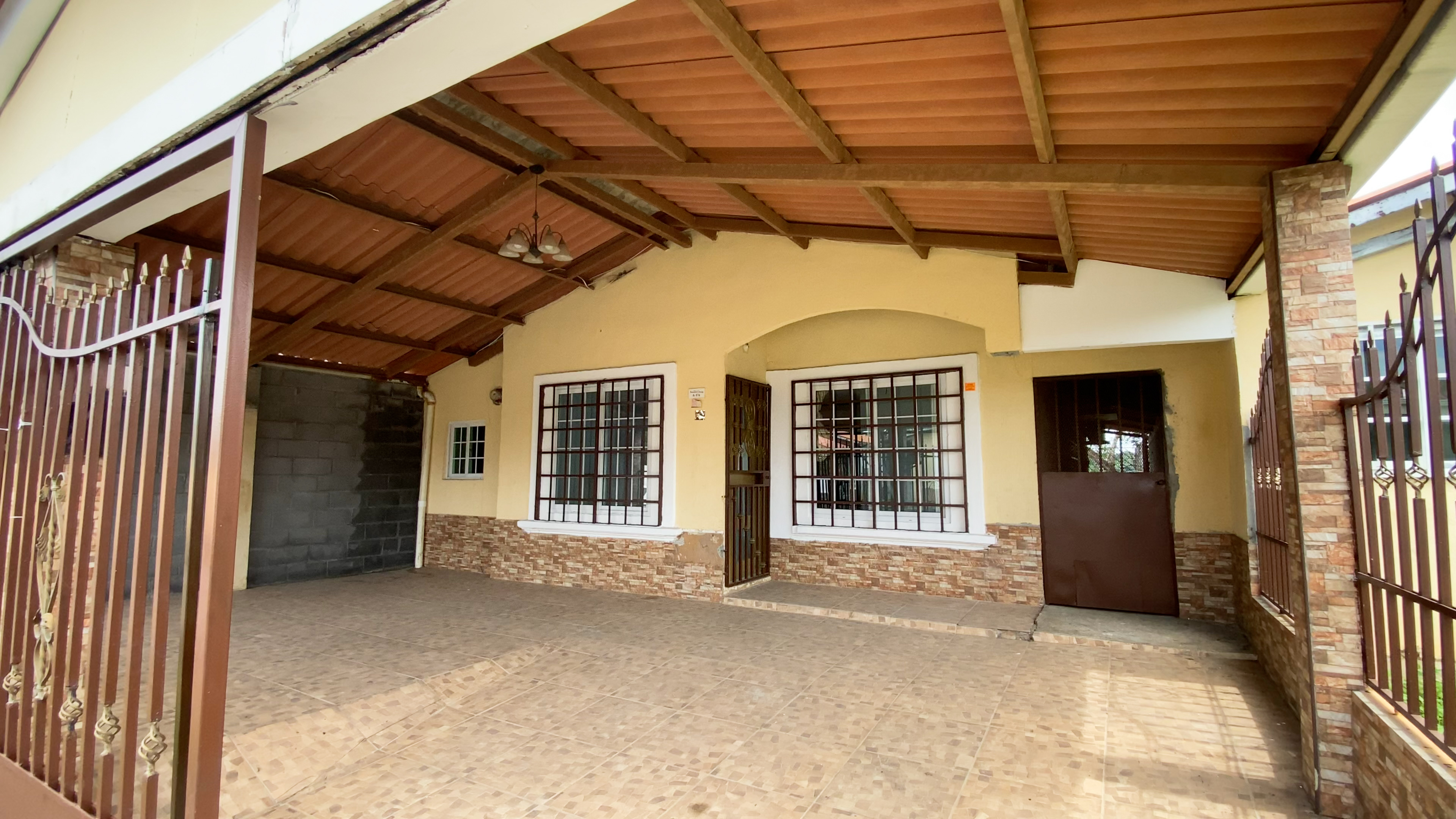 VENTA DE CASA EN MONTELIMAR, LA CHORRERA (JL)