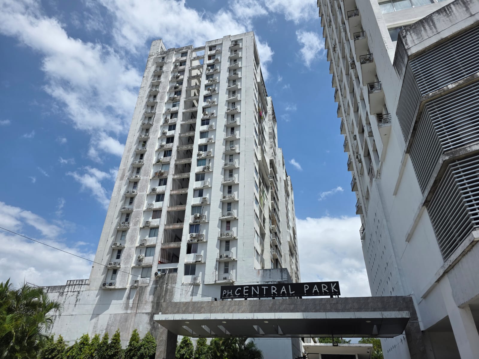 VENTA  APARTAMENTO TRANSITMICA PH CENTRAL PARK (GS)