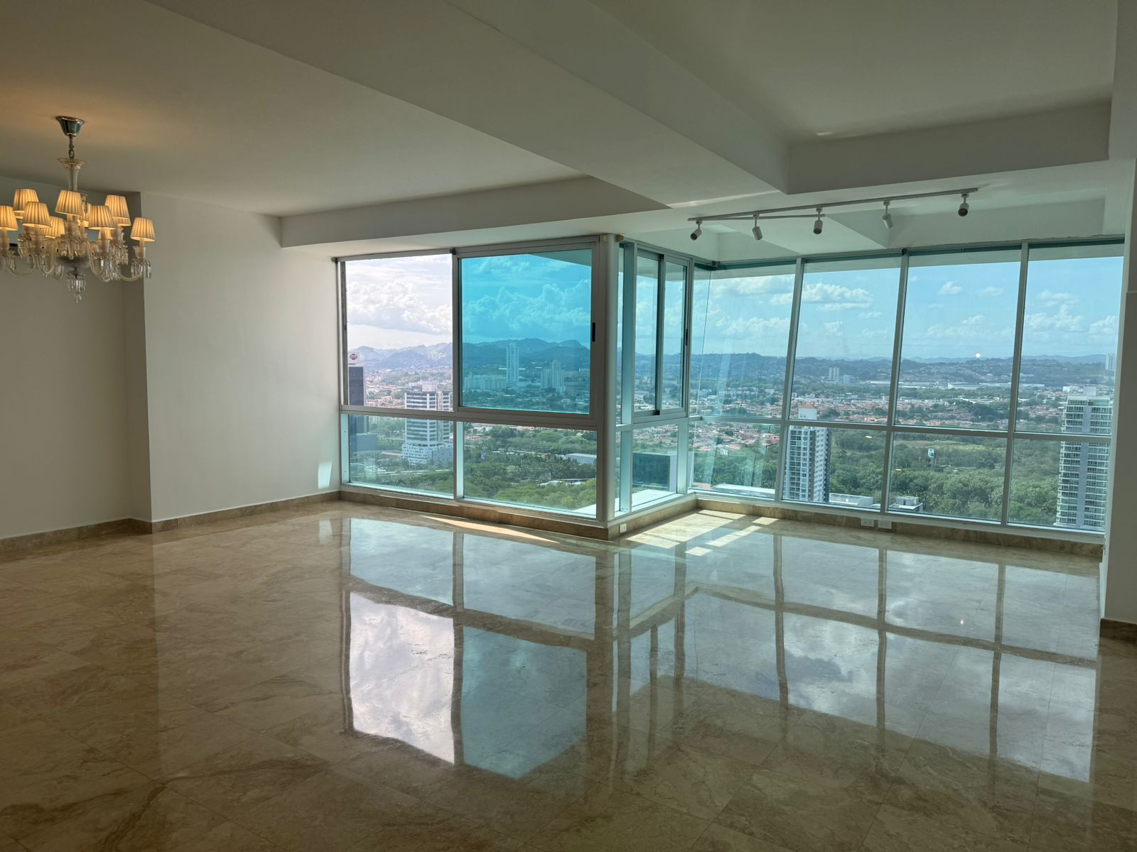 VENTA PENTHOUSE COSTA DEL ESTE