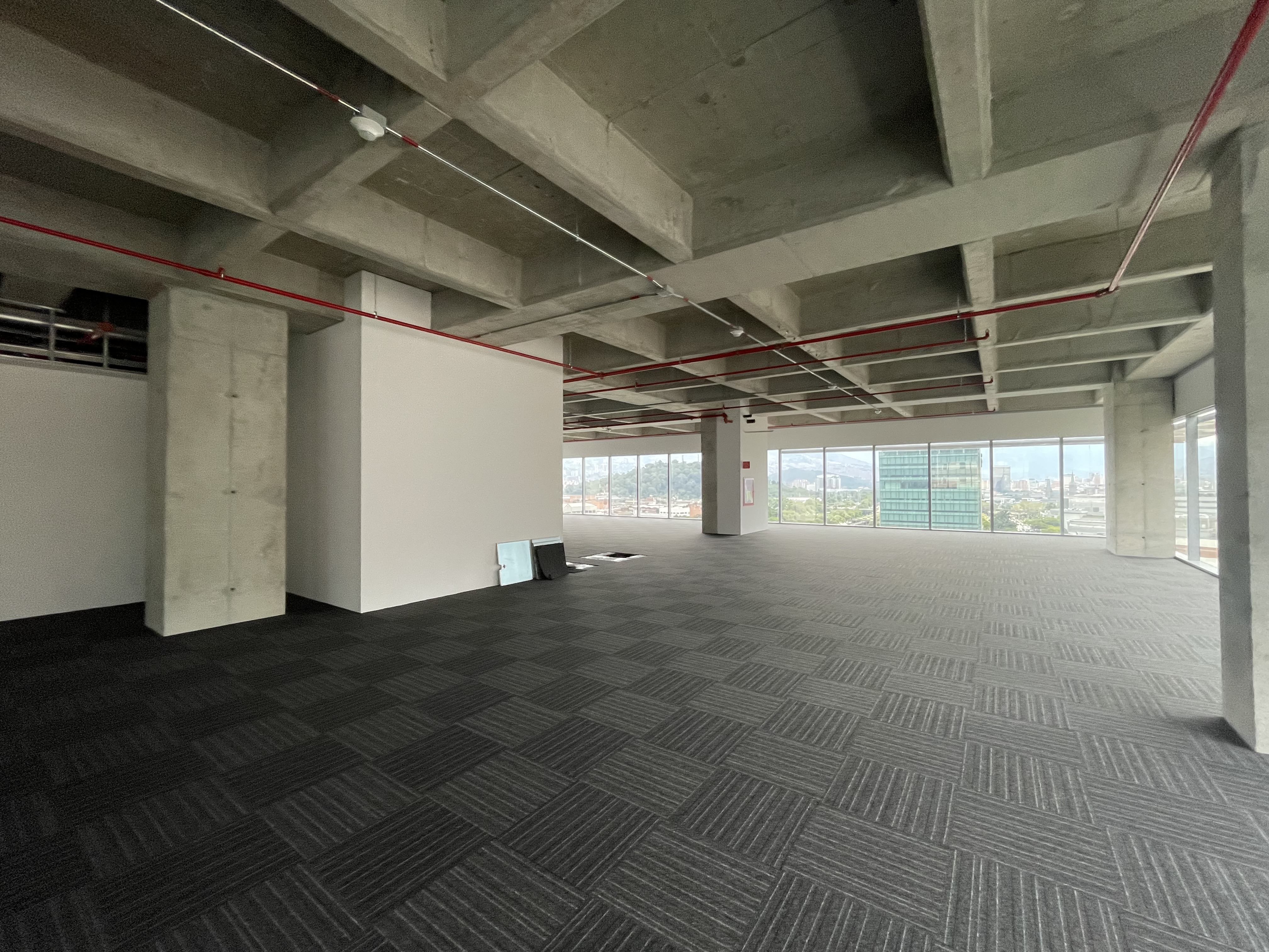 se arrienda oficina en medellin