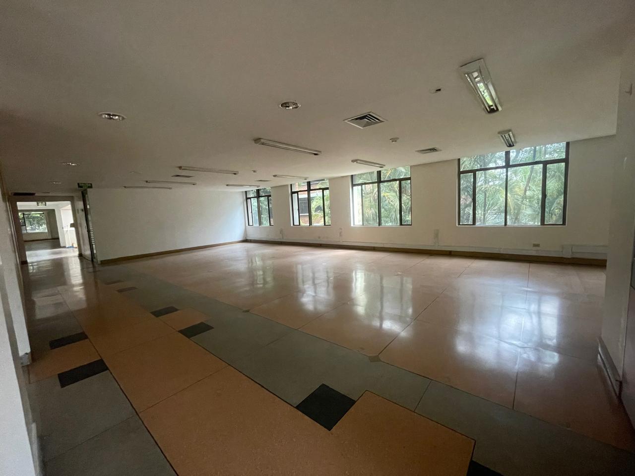 se arrienda oficina en itagui