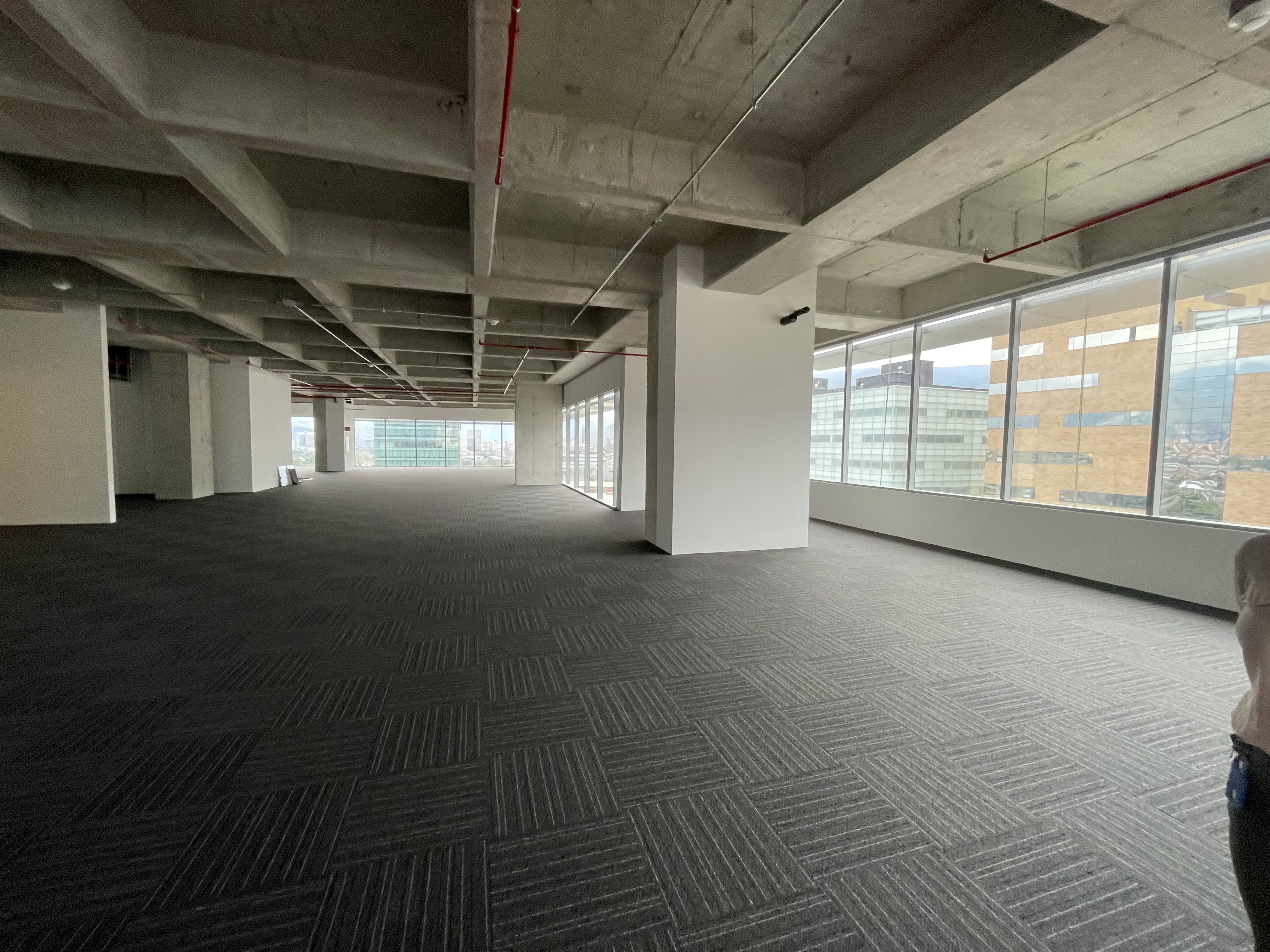 se arrienda oficina en medellin