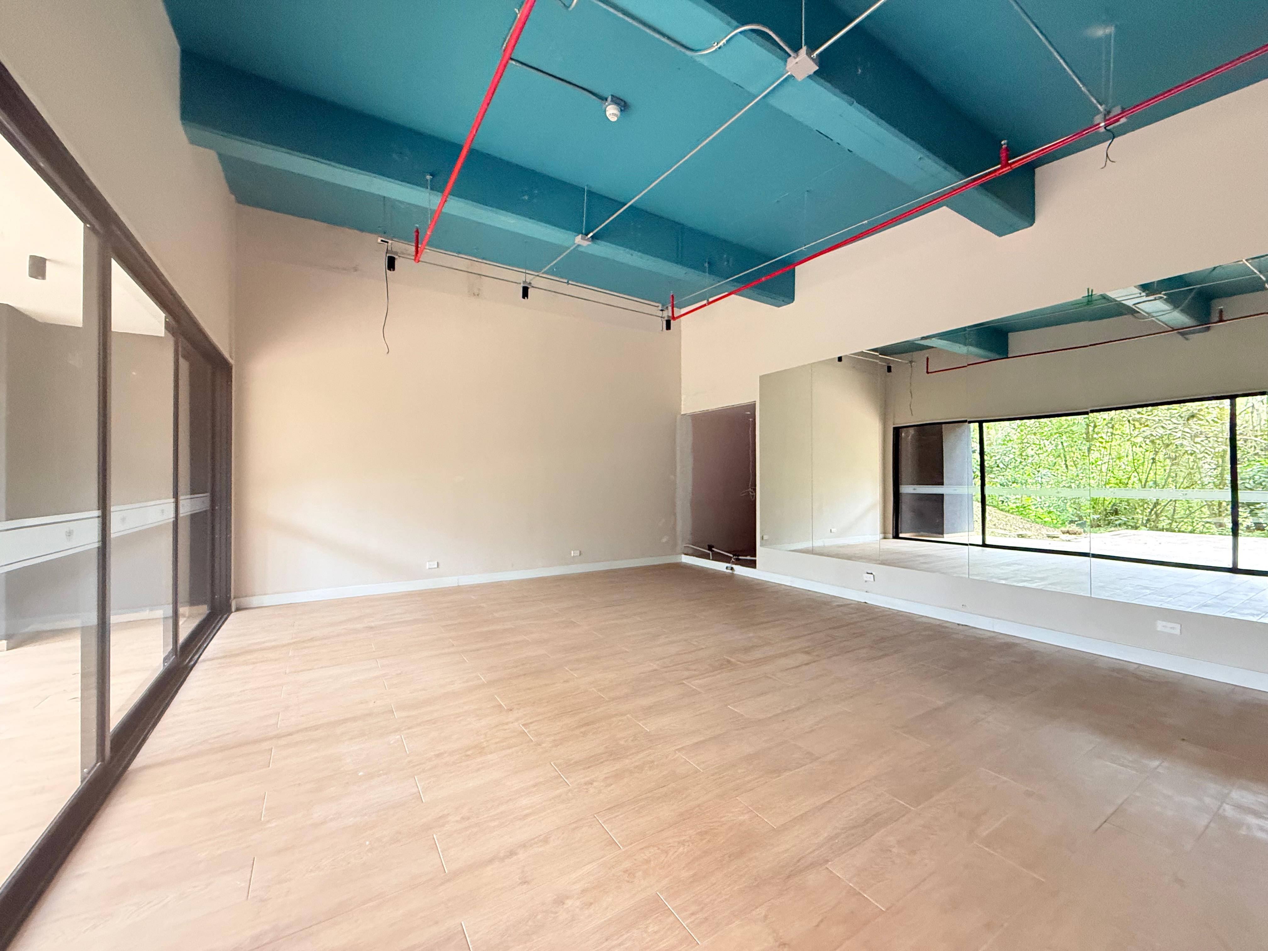 se vende o se arrienda oficina medellin