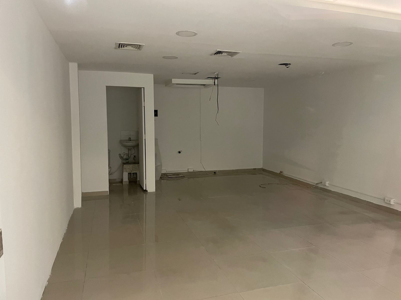 se arrienda o se vende local en medellin