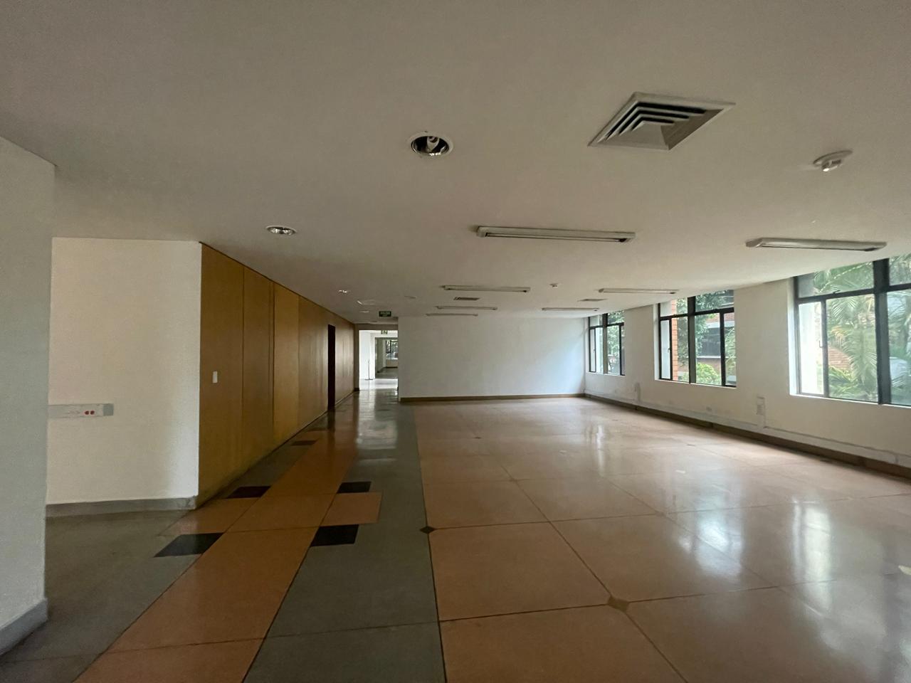 se arrienda oficina en itagui