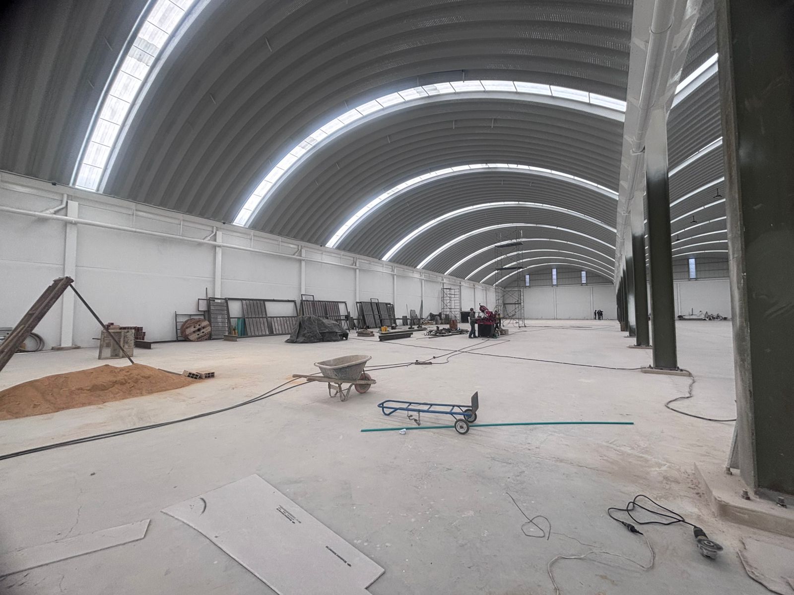 se arrienda bodega en siberia cota