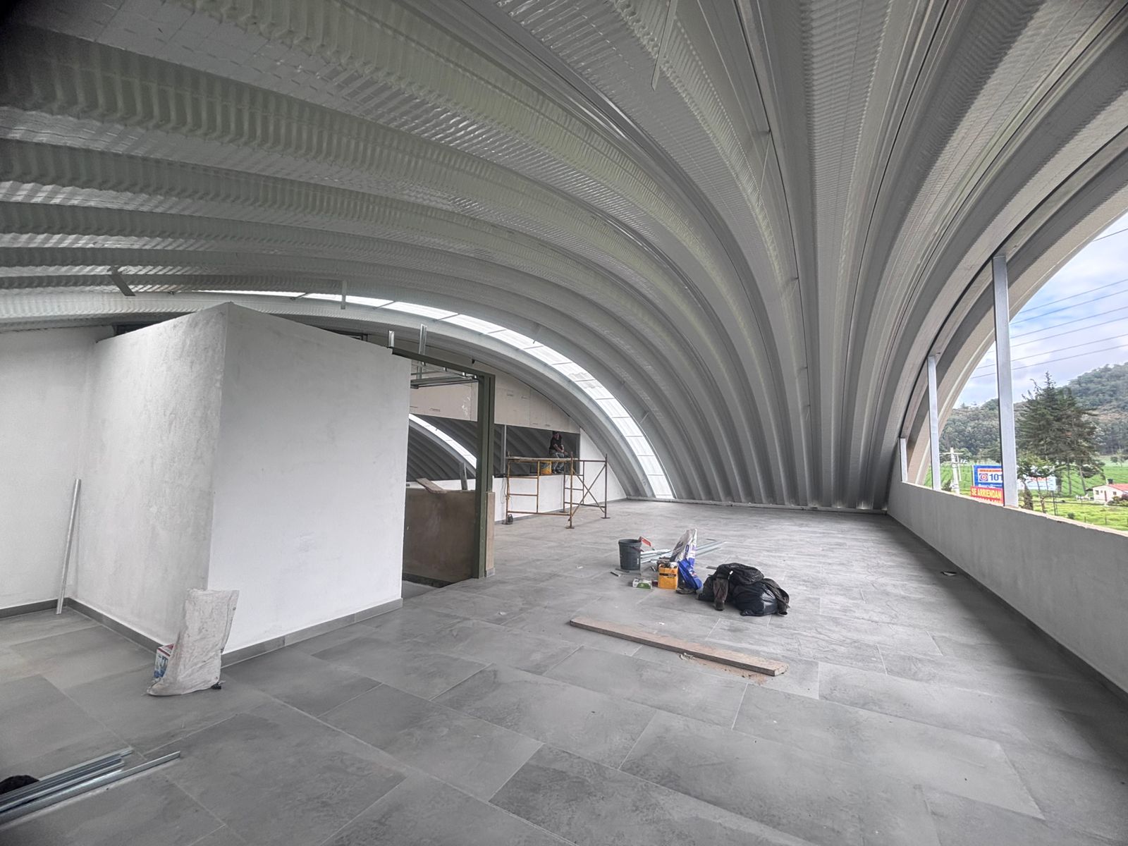 se arrienda bodega en siberia cota