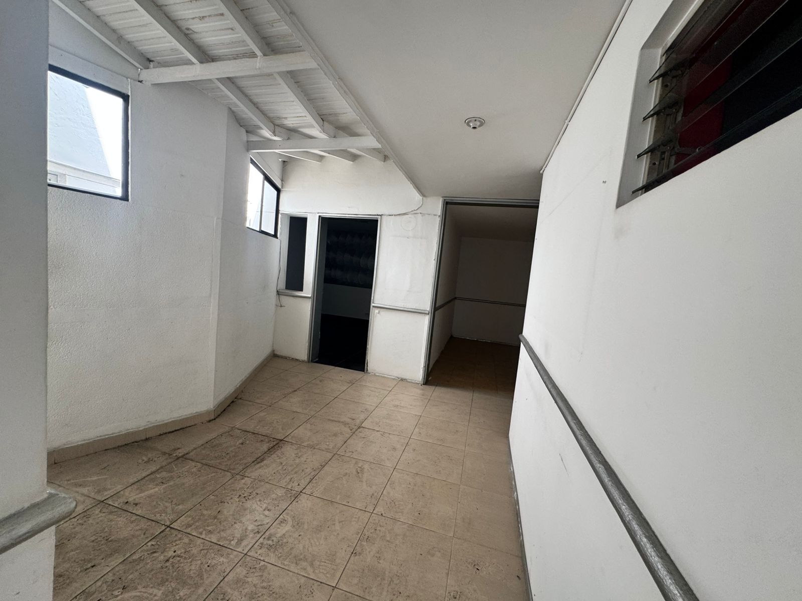 se arrienda local comercial poblado