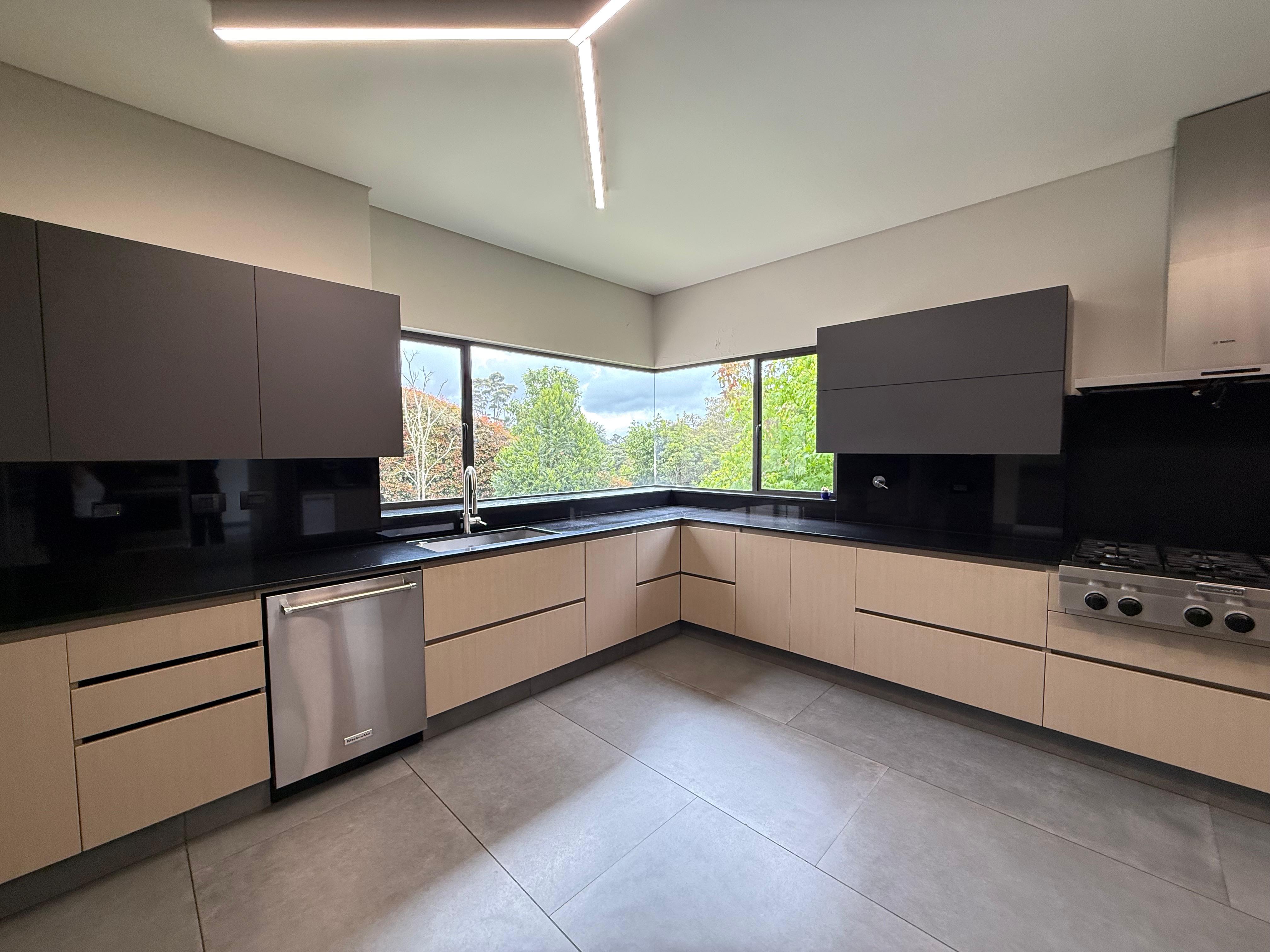 se vende casa en el alto de las palmas
