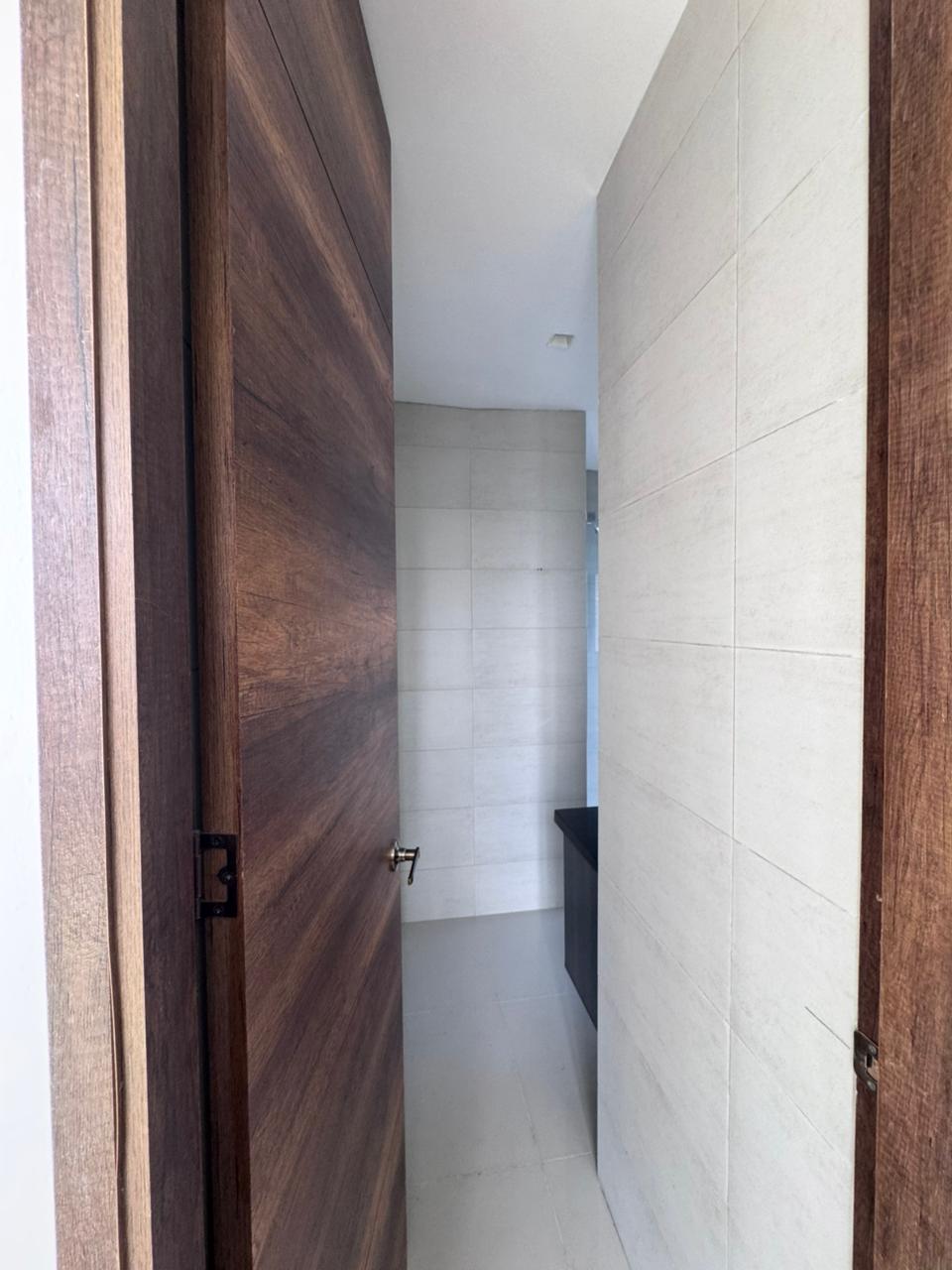 se vende oficina en el poblado