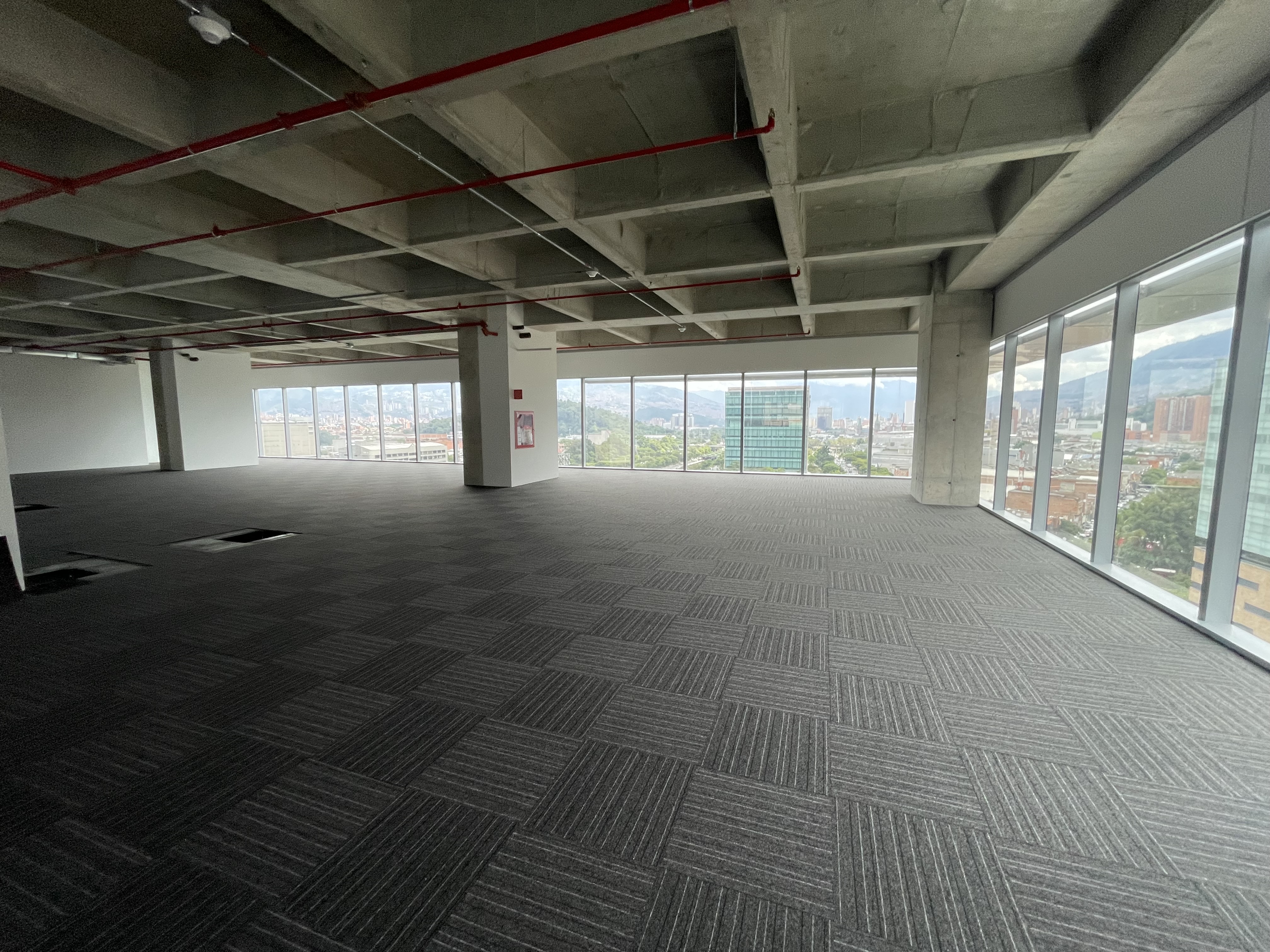 se arrienda oficina en medellin