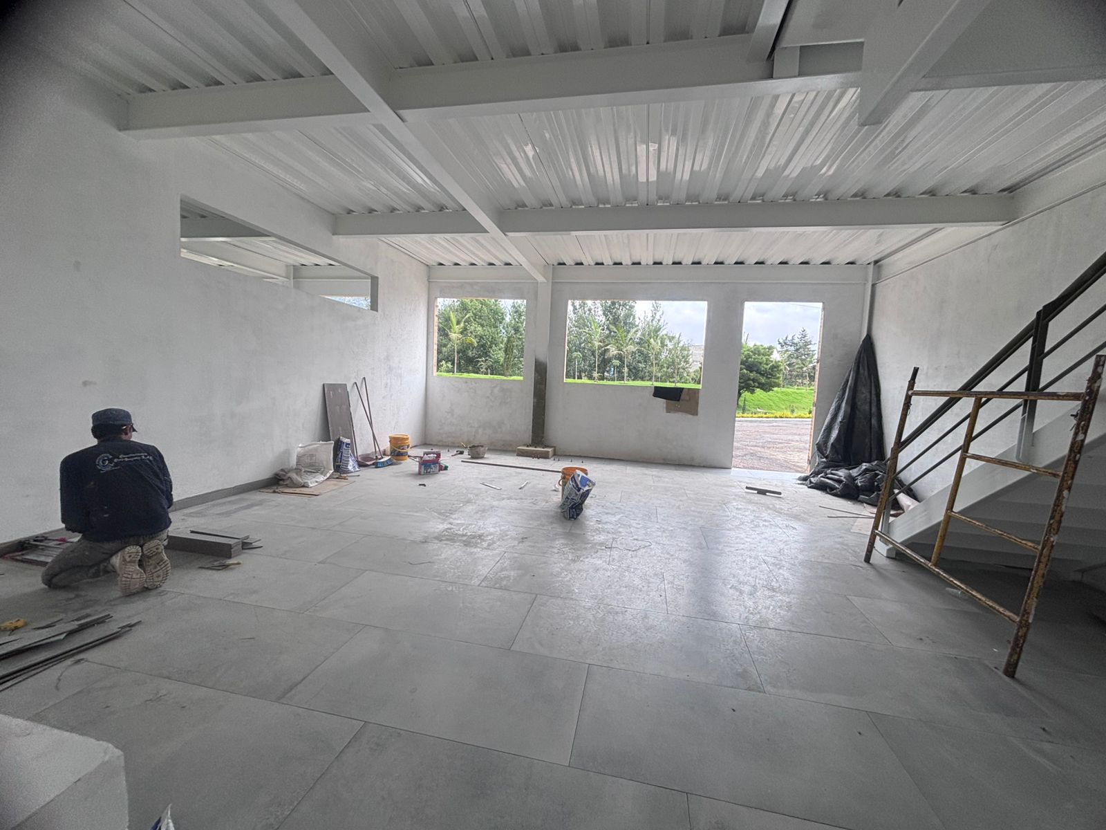 se arrienda bodega en siberia cota