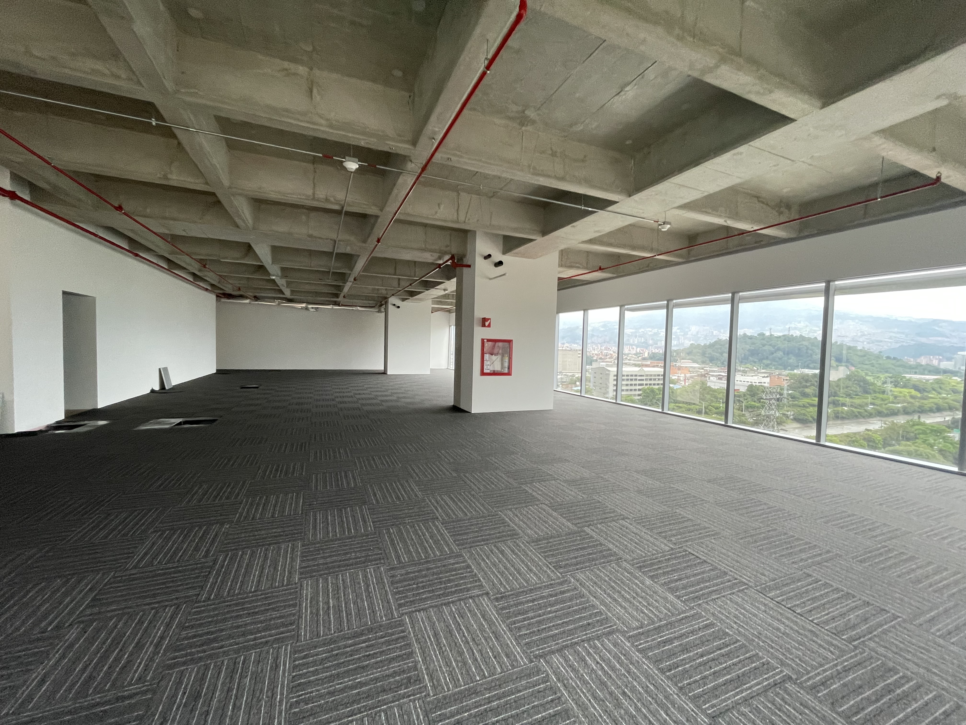 se arrienda oficina en medellin