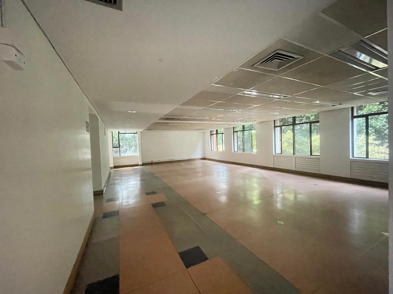 se arrienda oficina en itagui