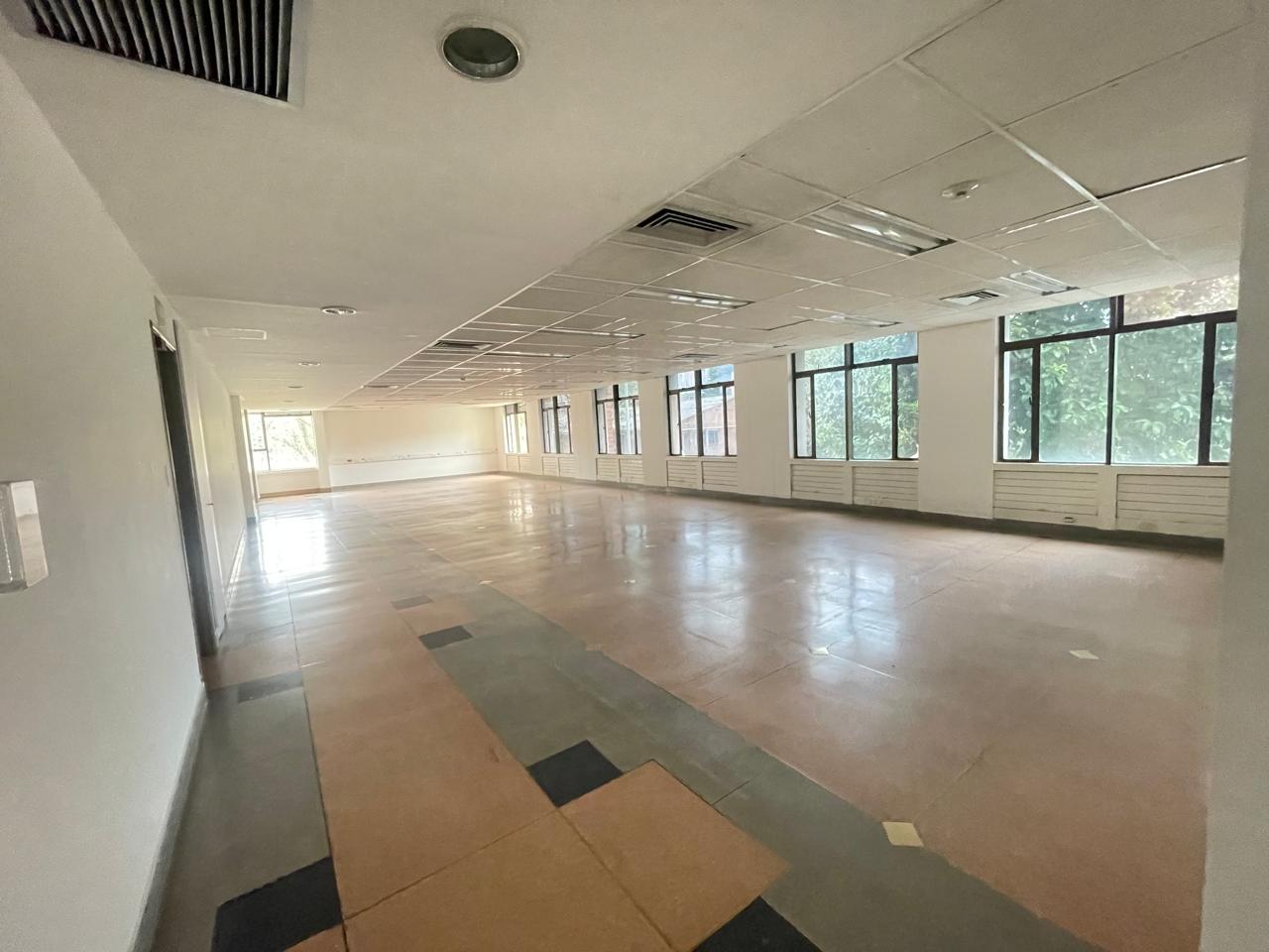 se arrienda oficina en itagui