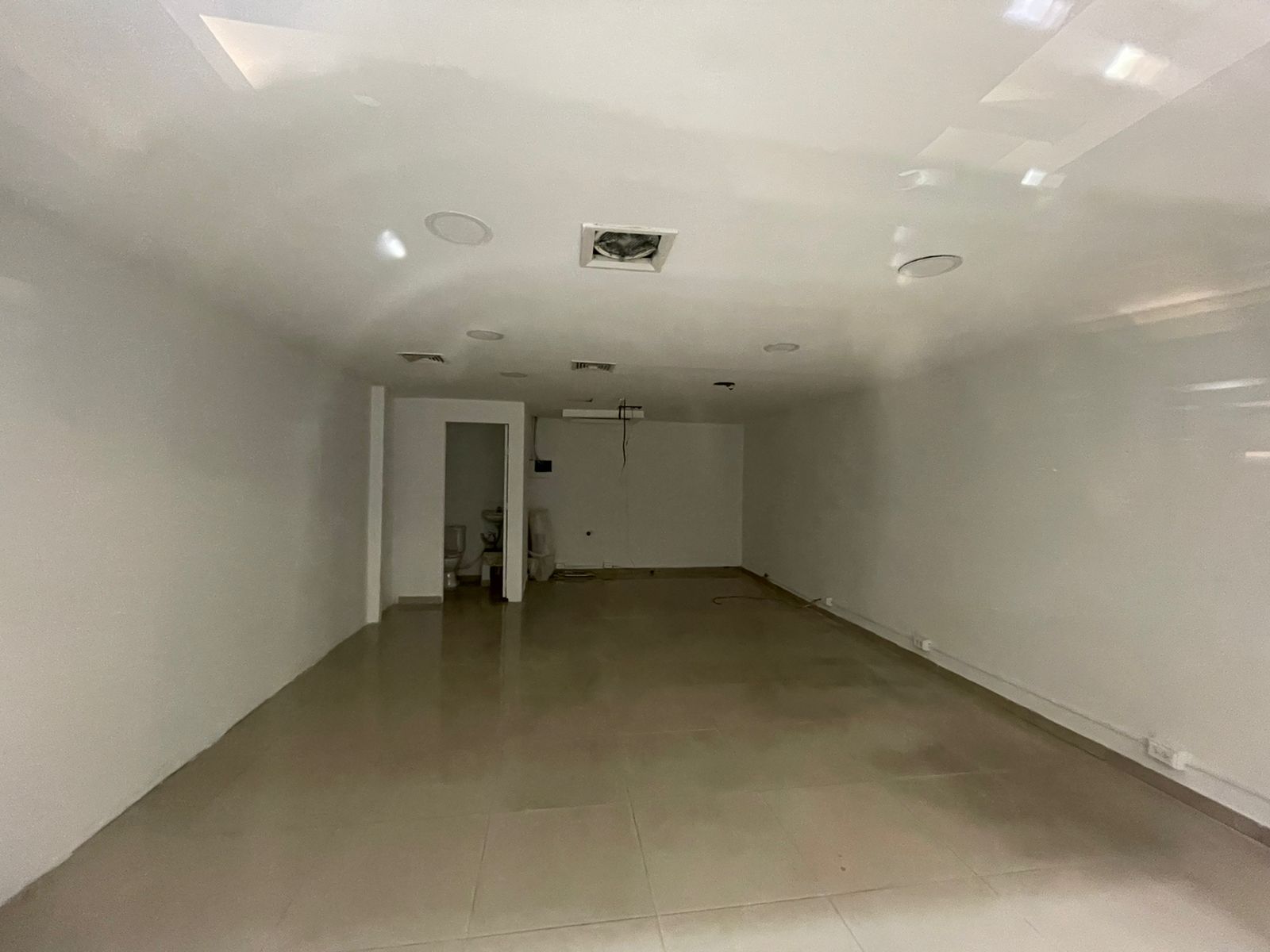 se arrienda o se vende local en medellin