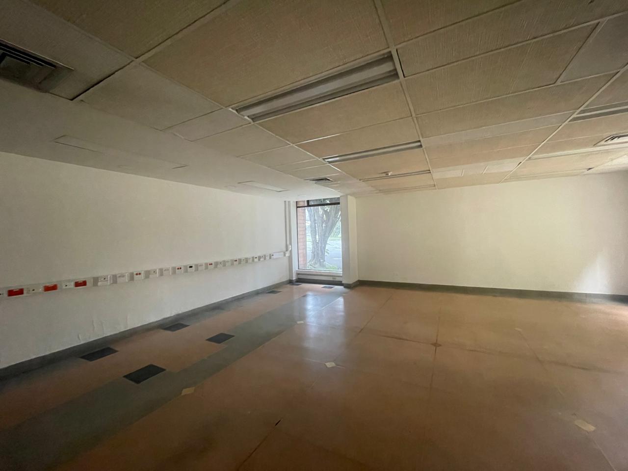 se arrienda oficina en itagui