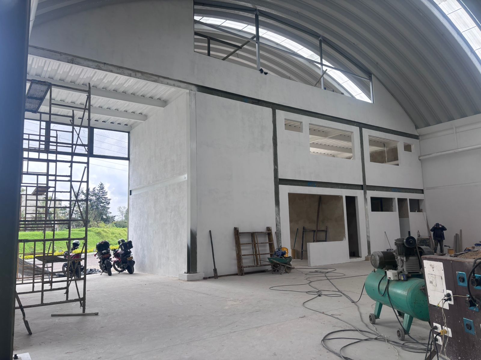 se arrienda bodega en siberia cota