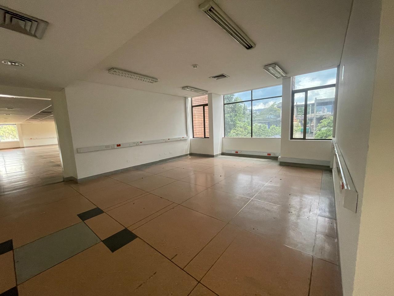 se arrienda oficina en itagui