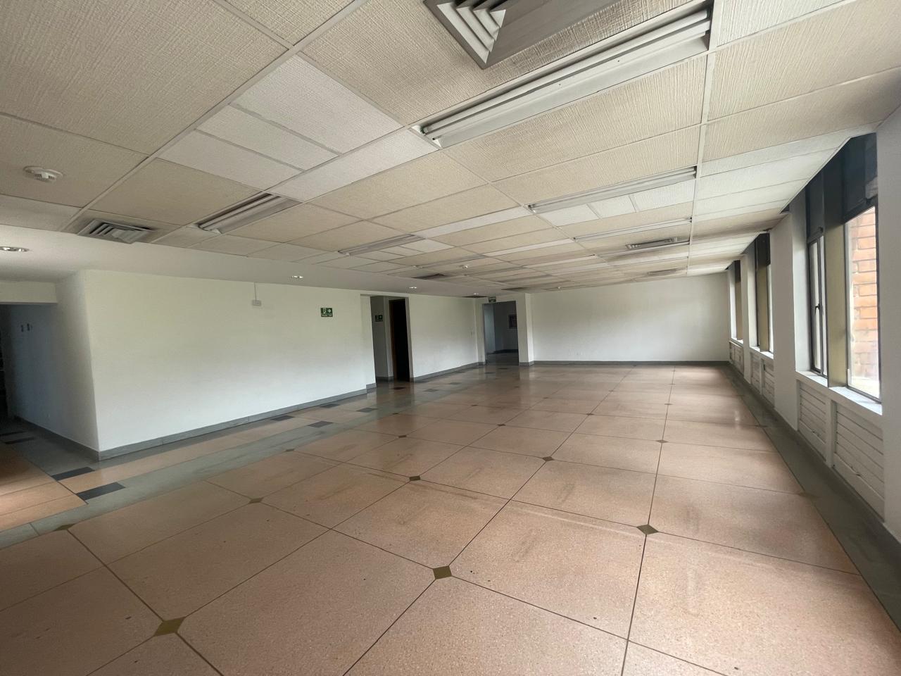 se arrienda oficina en itagui