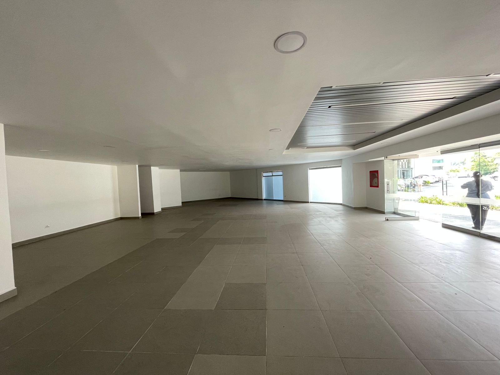 se arrienda local medellin cerca a clinica las americas