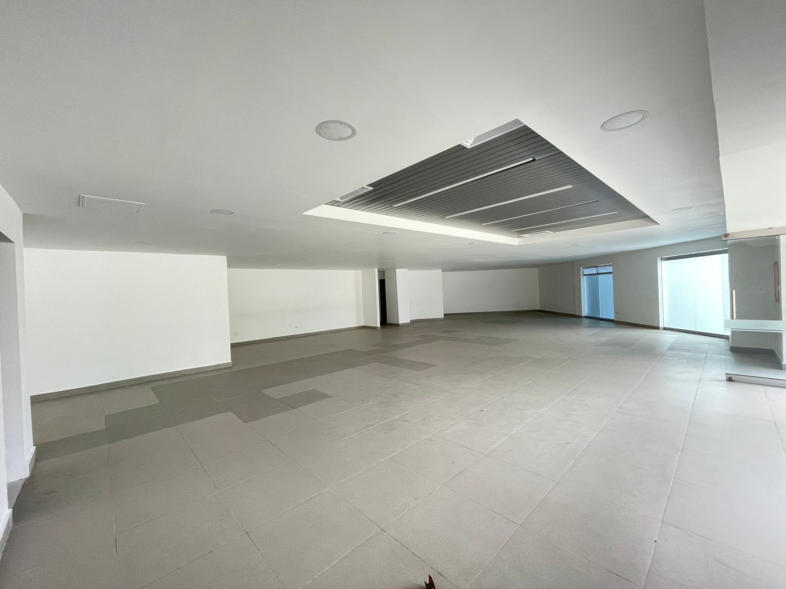 se arrienda local medellin cerca a clinica las americas