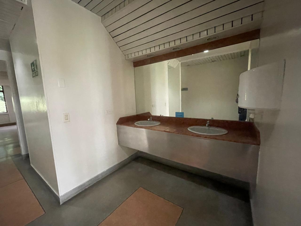 se arrienda oficina en itagui