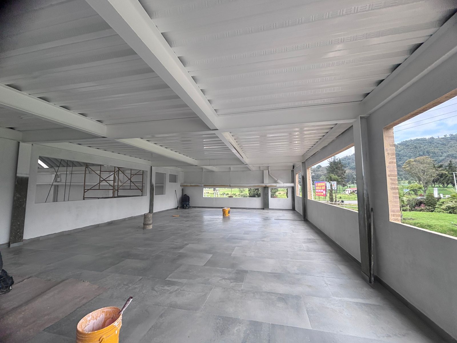 se arrienda bodega en siberia cota