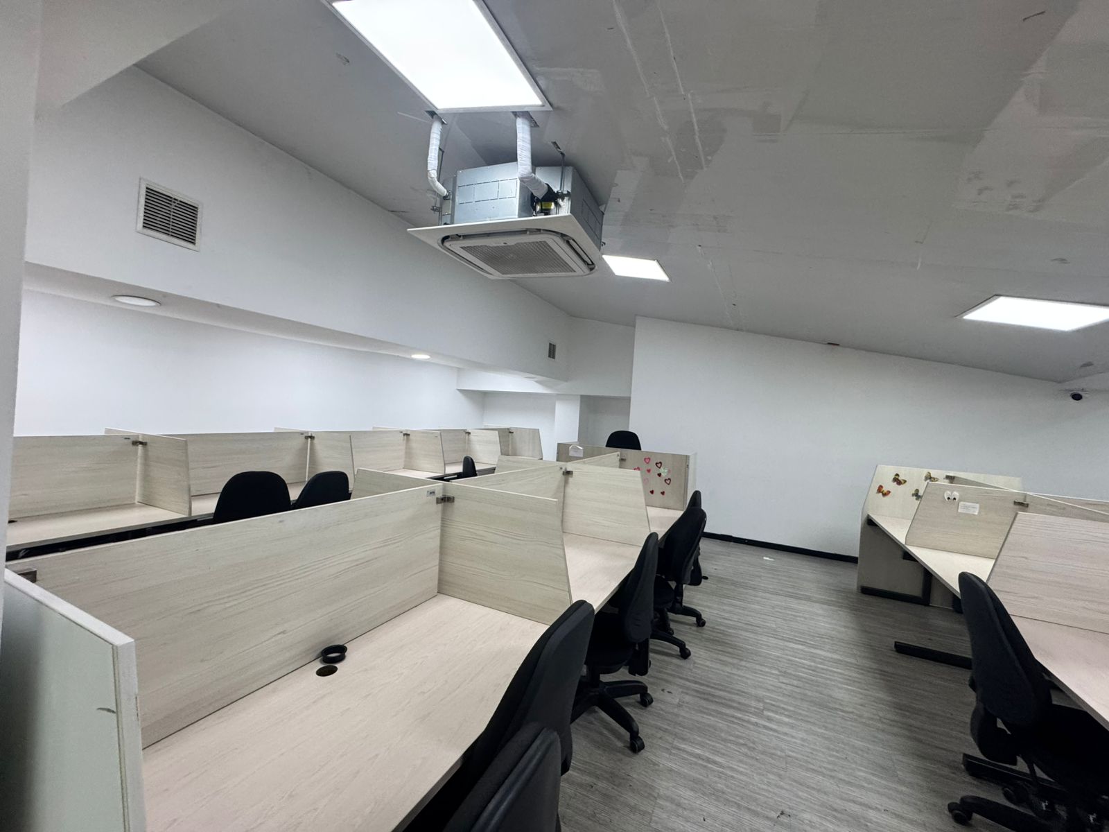 se arrienda oficina en medellin