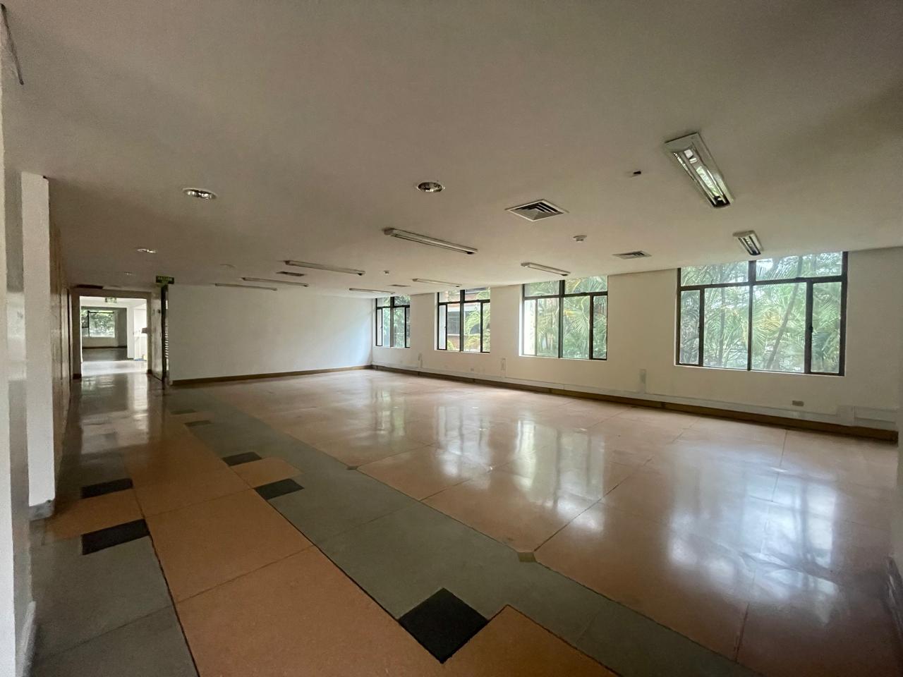 se arrienda oficina en itagui