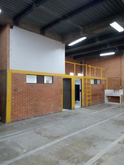 se arrienda bodega en bogota
