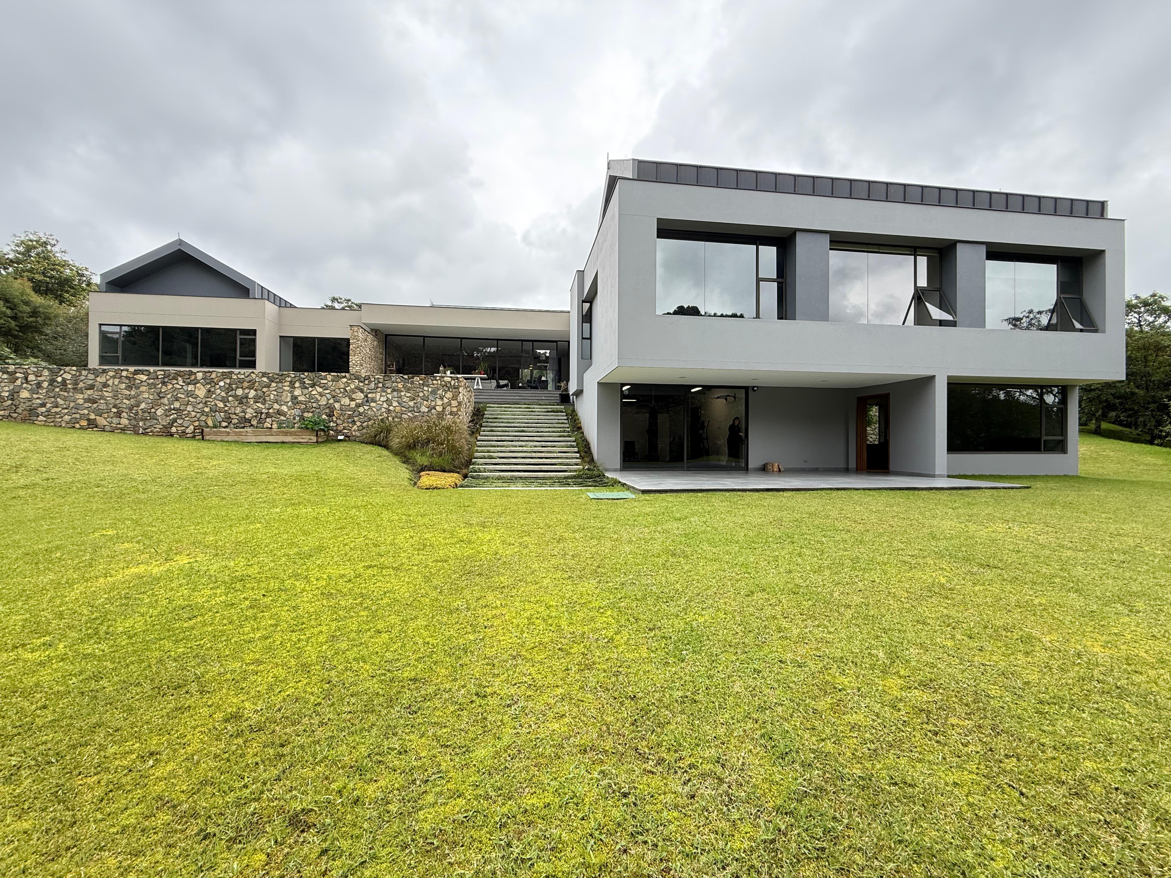 se vende casa en el alto de las palmas