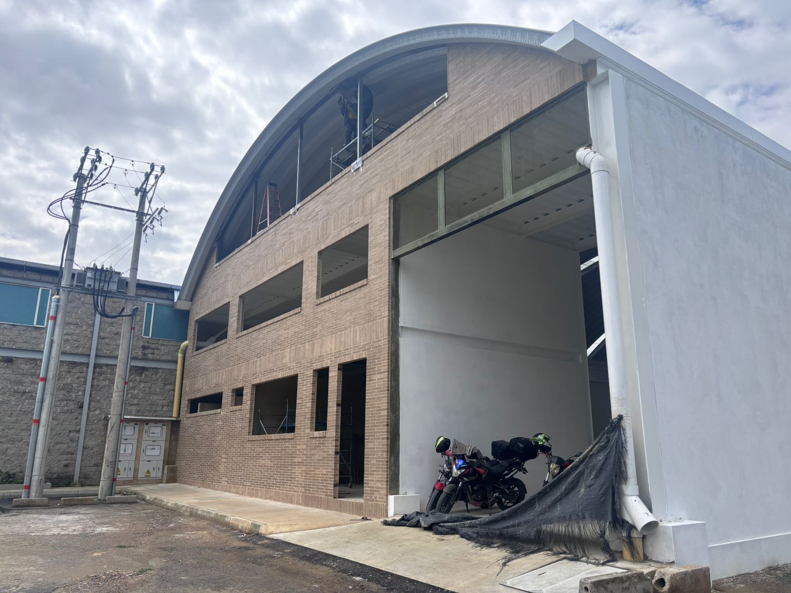 se arrienda bodega en siberia cota