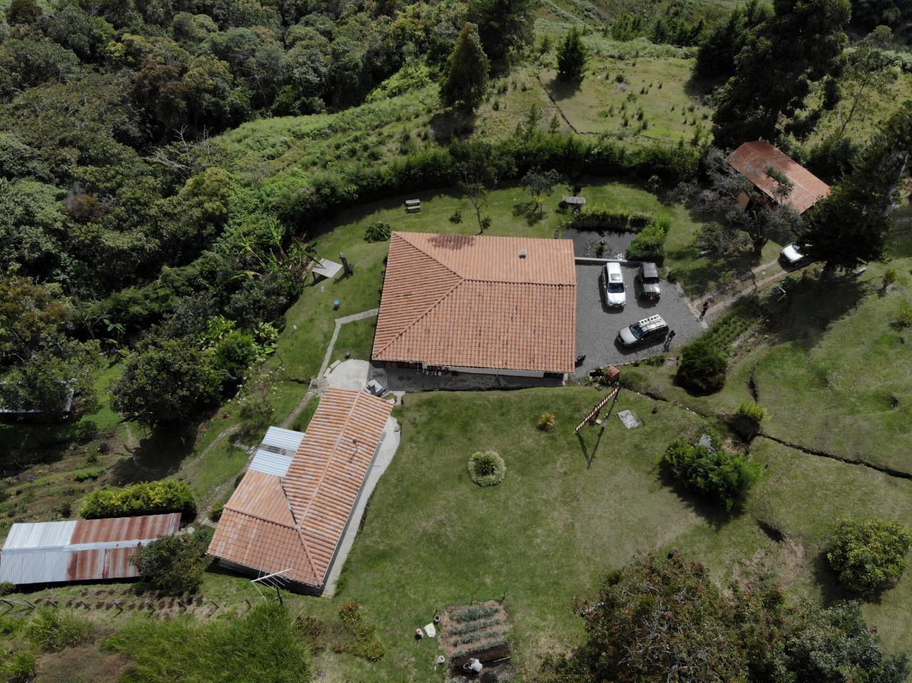 se vende finca en el retiro