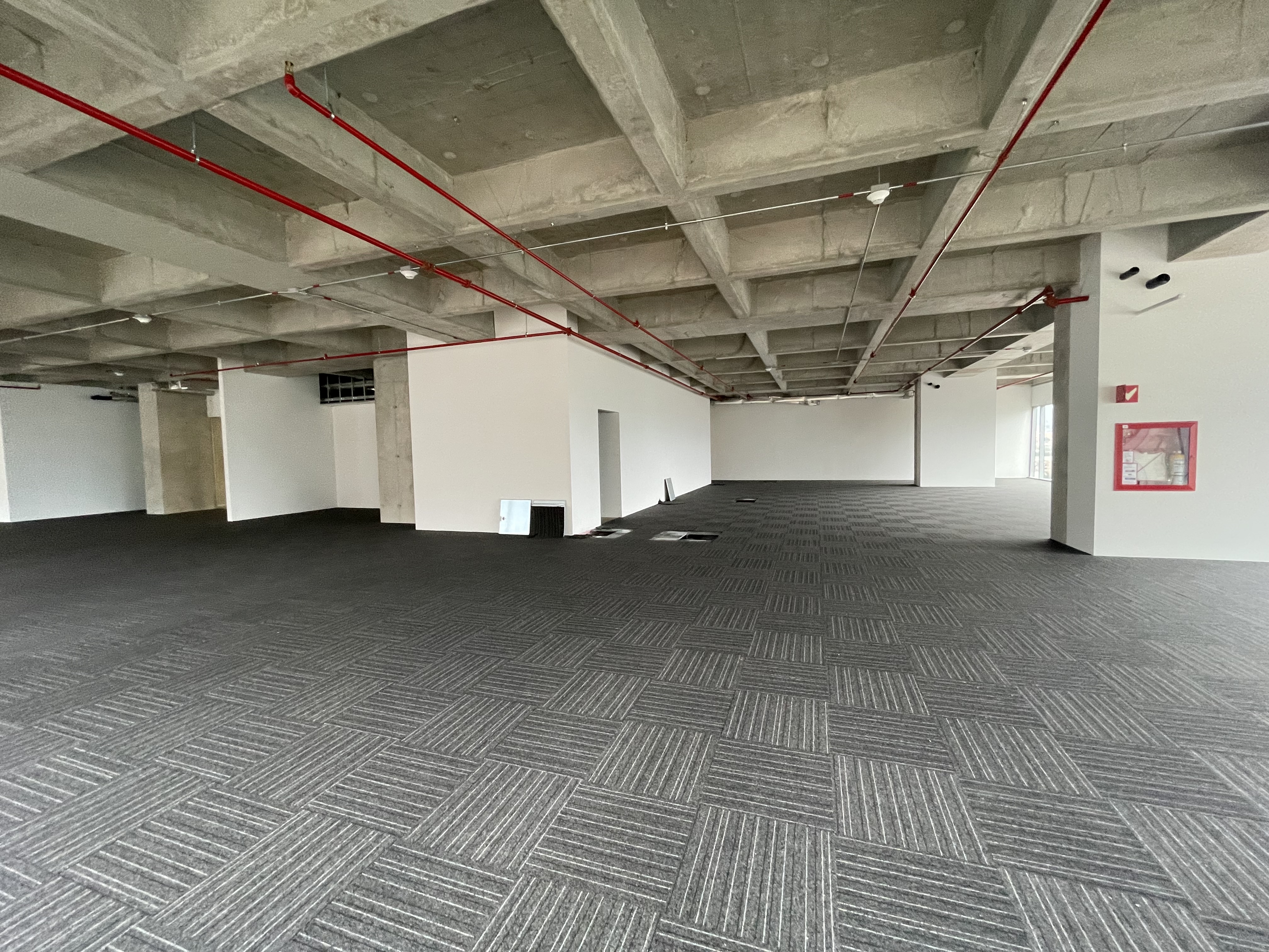 se arrienda oficina en medellin