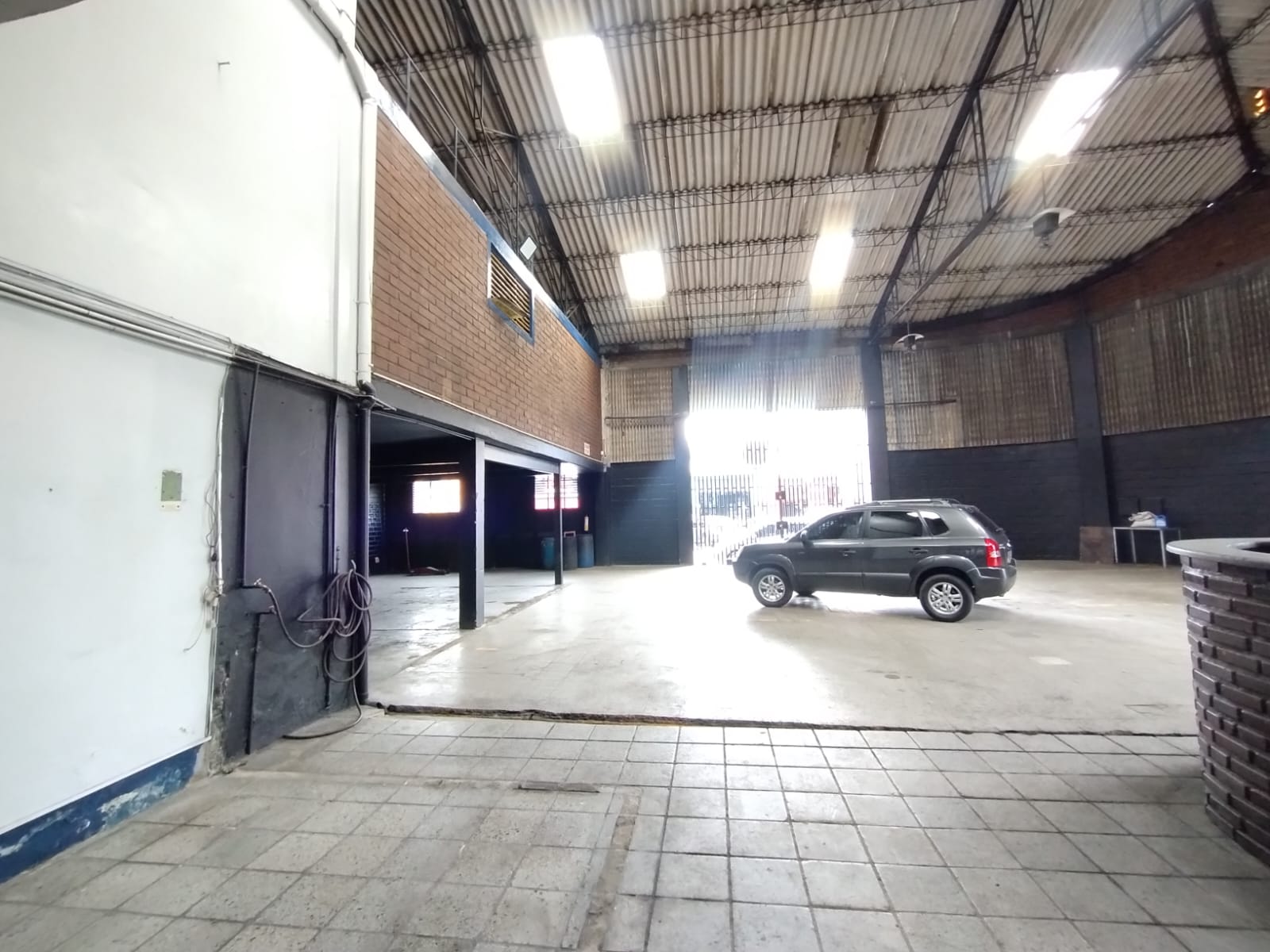 se arrienda bodega en medellin