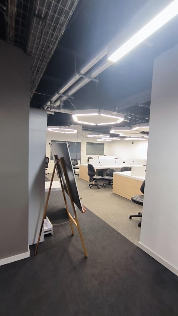 se arrienda oficina en bello niquia