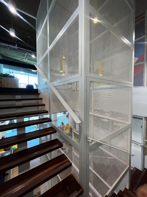 se arrienda oficina en el poblado