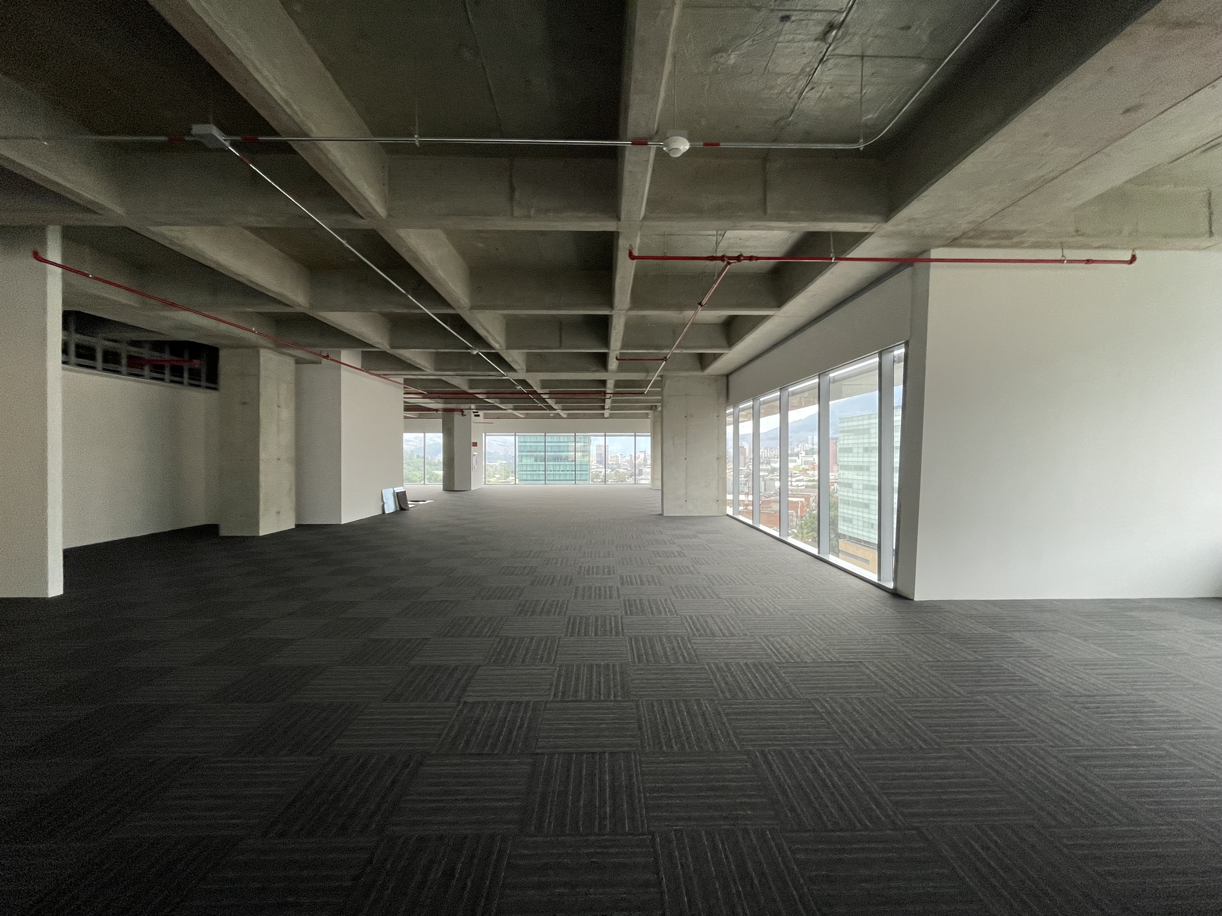 se arrienda oficina en medellin